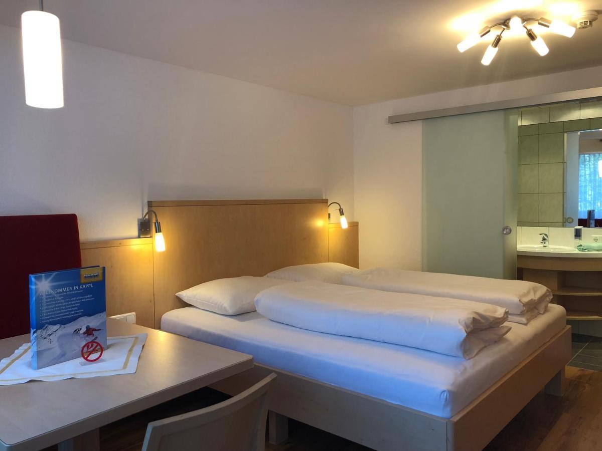 Hotel Garni Central - Zimmer - Studios - Apartments Kappl  Extérieur photo