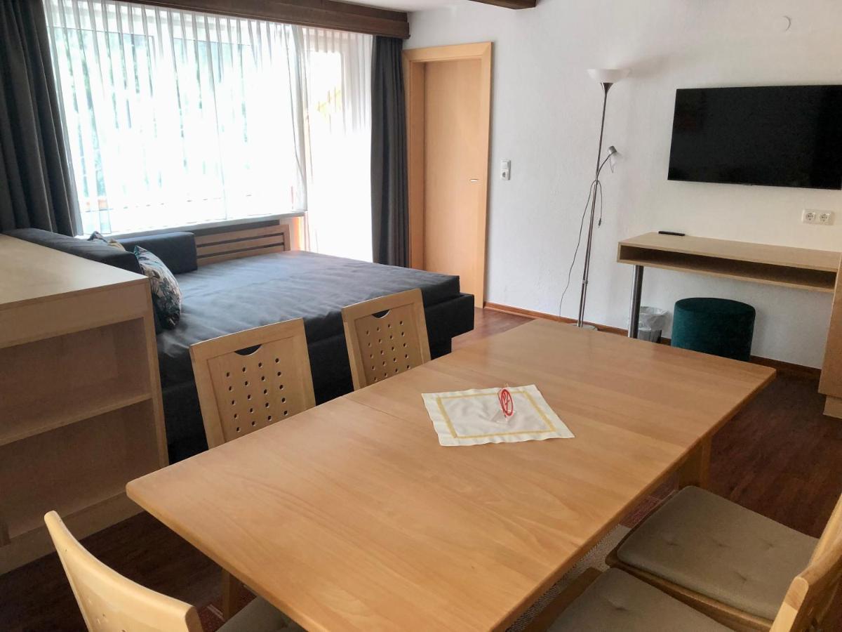 Hotel Garni Central - Zimmer - Studios - Apartments Kappl  Extérieur photo